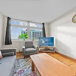 Premier Suites Shepherds Bush Westfields Penthouse Apartment
