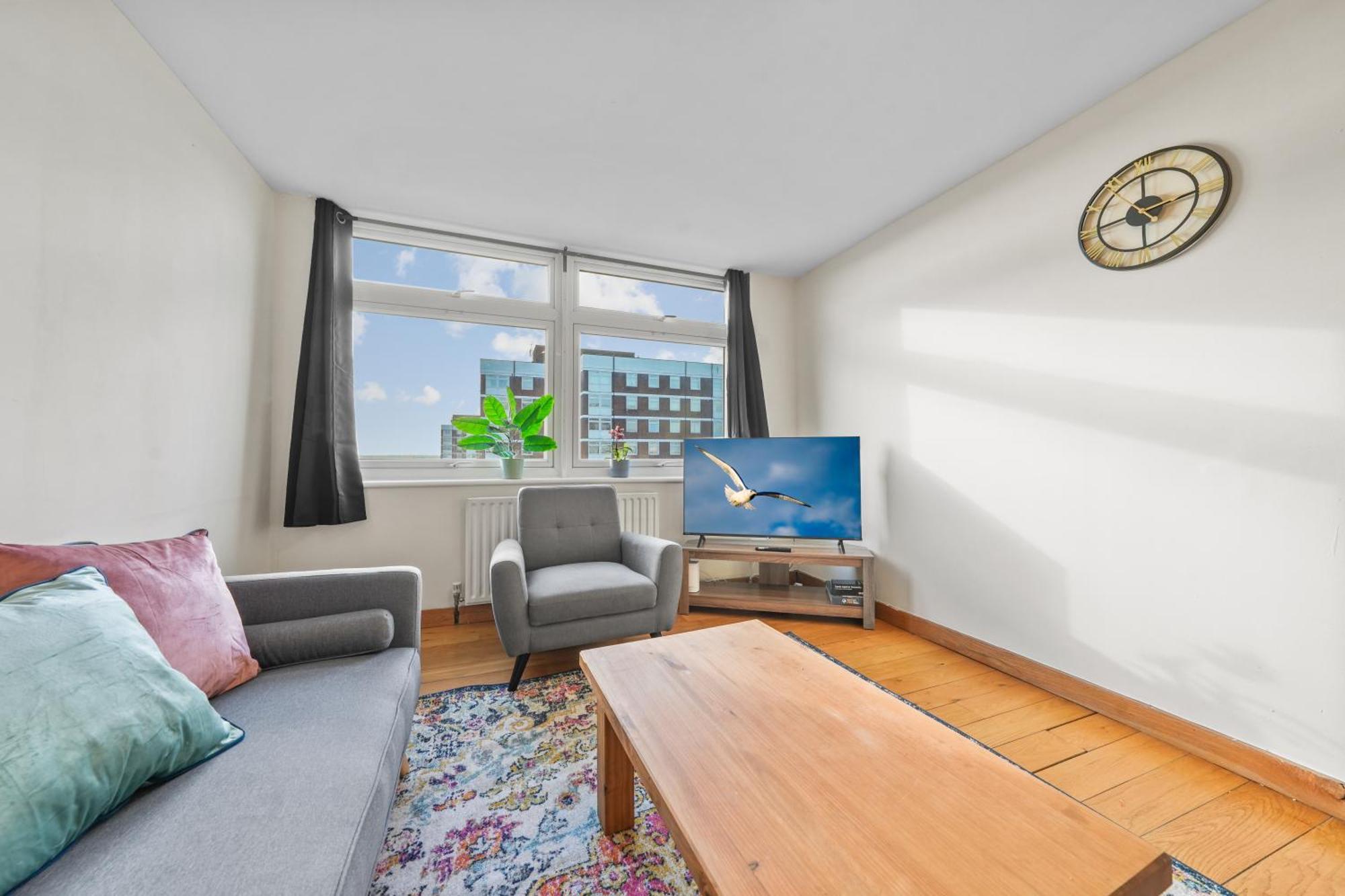 Premier Shepherds Bush Westfields Penthouse Apartment *